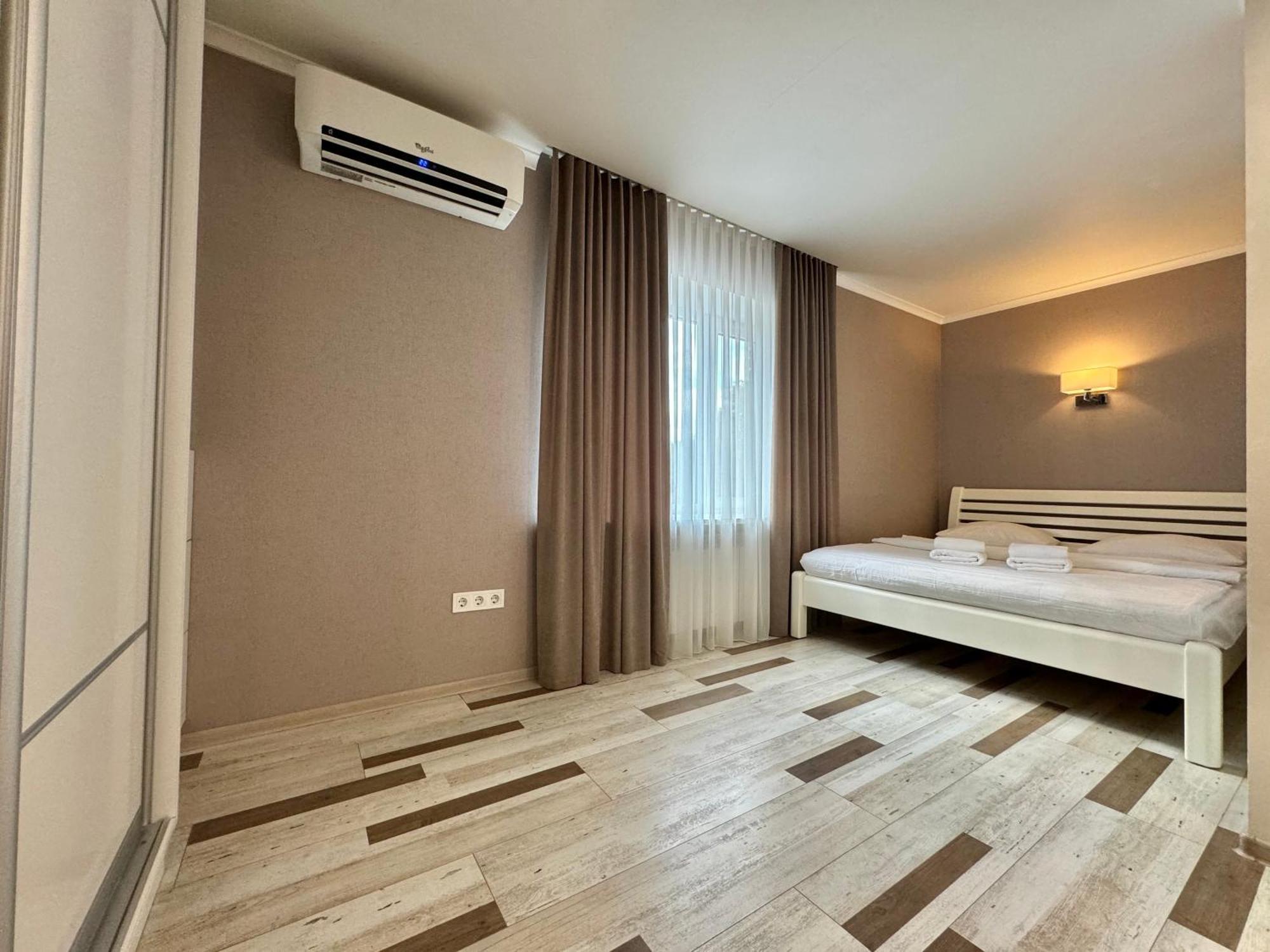 Apartpoltava Розкішна Студія З Кутовою Ванною, 1-Й Будинок Біля Корпусного Парку, Панорамний Балкон Buitenkant foto